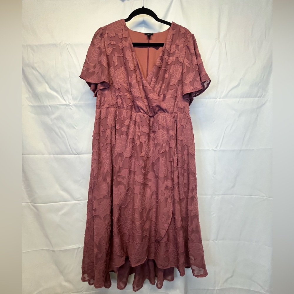 Torrid Women's 1X Dress Mauve Floral Jacquard Surplice Hi-Low Layered Wrap